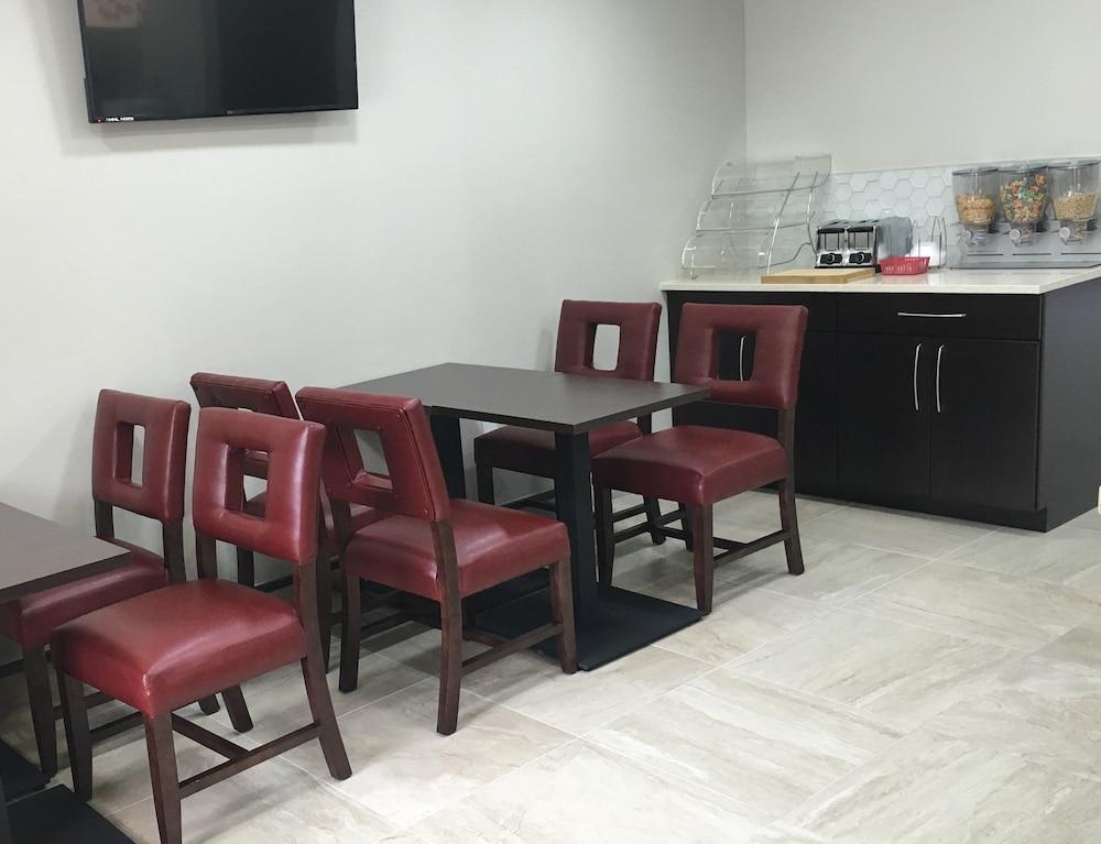 Red Roof Inn Plus+ Birmingham East - Irondale/Airport מראה חיצוני תמונה