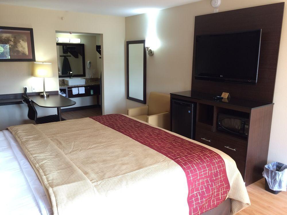 Red Roof Inn Plus+ Birmingham East - Irondale/Airport מראה חיצוני תמונה
